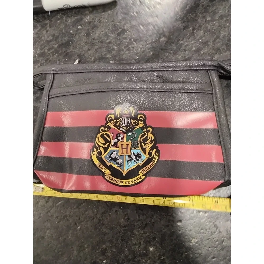 Harry Potter Hogwarts Crest Black Red Stripe Cosmetic Bag Pouch‎ Kids